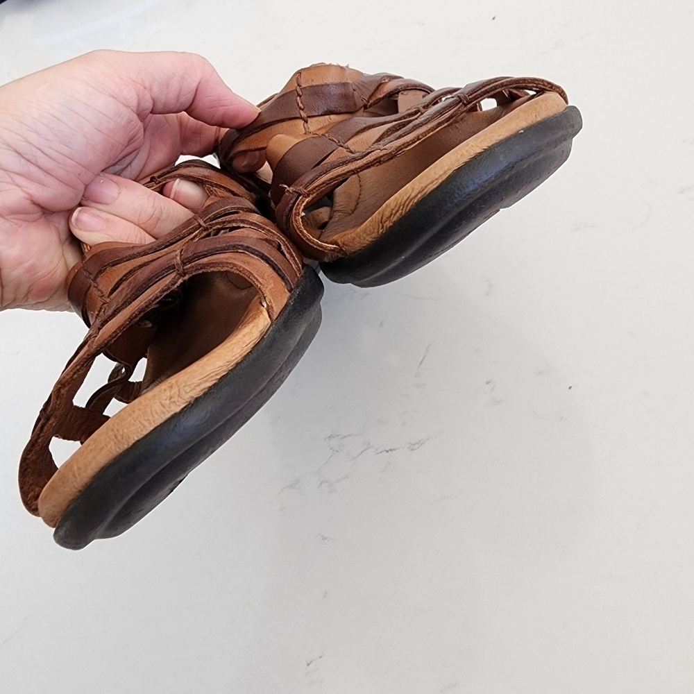 Clarks Artisan Two-Tone Brown Tan Leather Strappy Heel Sandal Size 9.5 MCS5955K - Picture 9 of 13